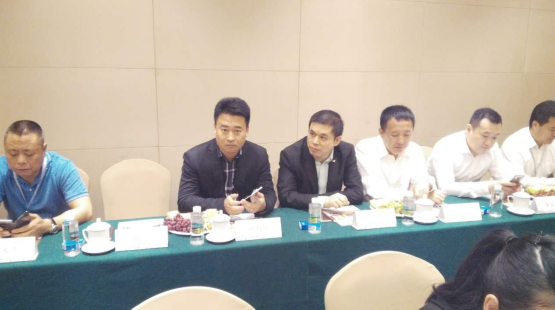 仟億達作為龍商會(huì )成員，積投身節能環(huán)保能源事業(yè)，利用生物質(zhì)多聯(lián)產(chǎn)、碳交易等業(yè)務(wù)為龍江做貢獻，助力龍江經(jīng)濟發(fā)展。